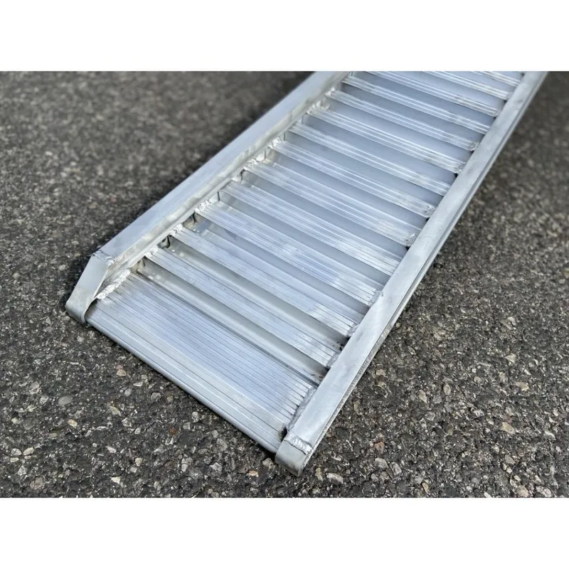 148.50 Rampas de carga en aluminio para rueda y oruga de goma | 5000 mm
