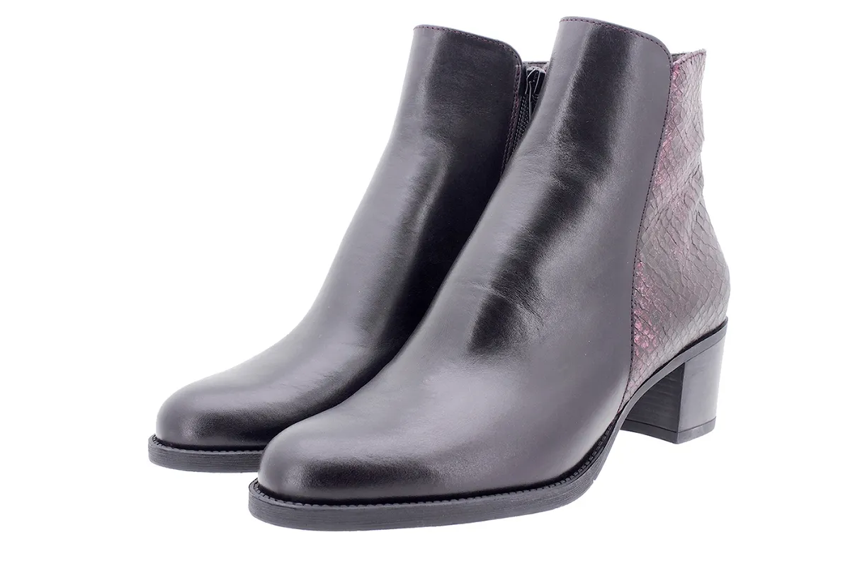 Ankle boot Black Leather