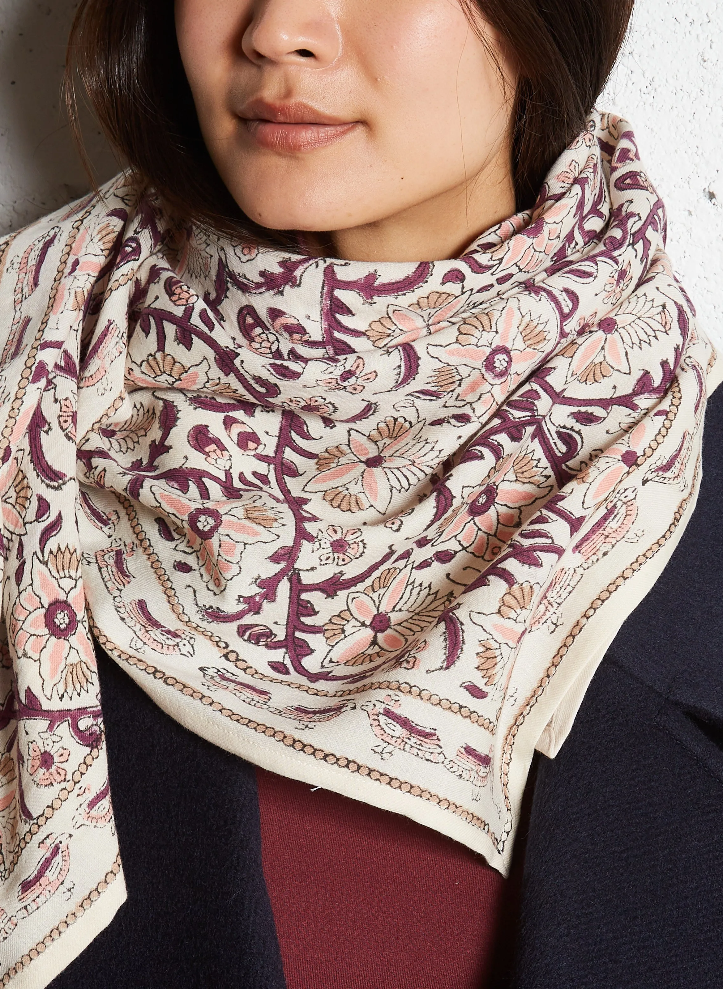 APACHES COLLECTIONS LATIKA  BUFANDA DE ALGODóN ESTAMPADA EN BEIGE