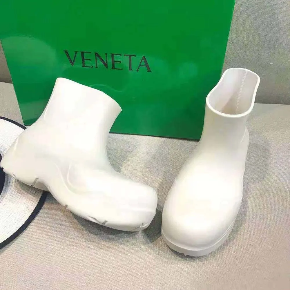 BOTTEGA VENETA BOTíN PUDDLE UNISEXBLANCO