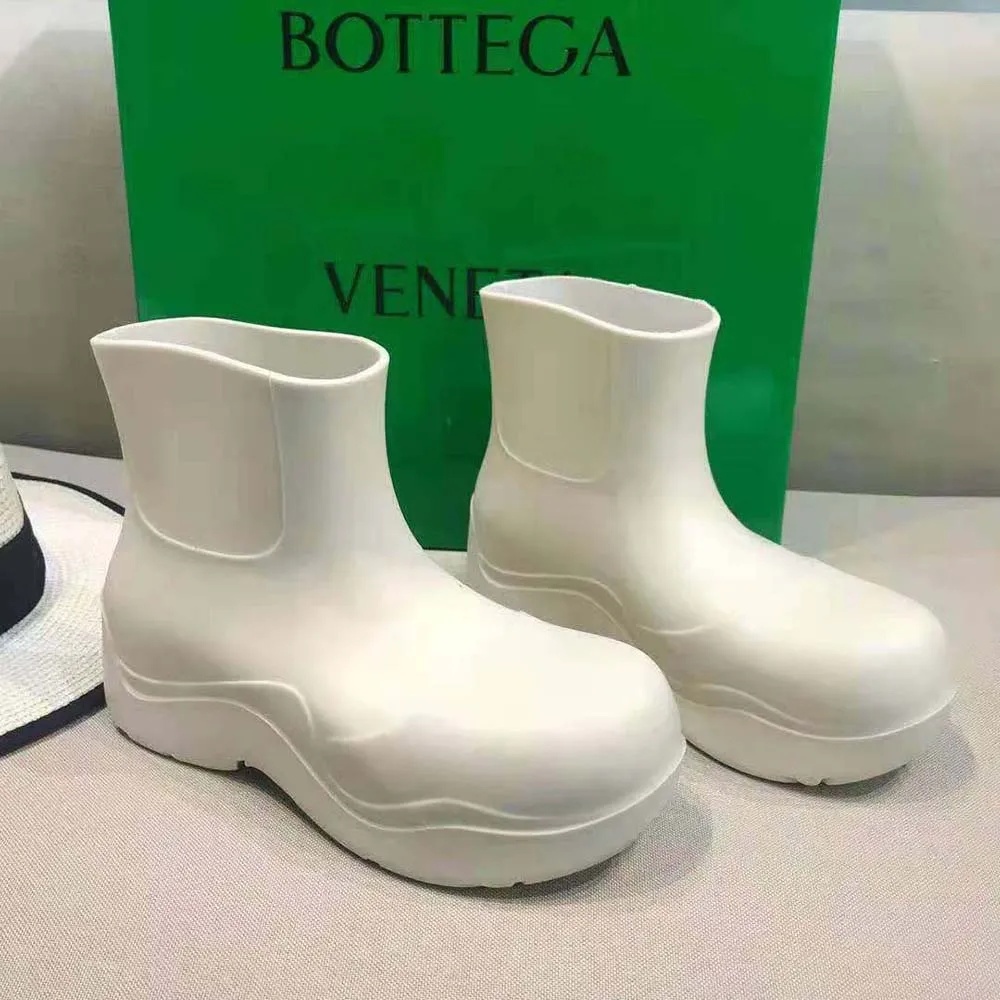 BOTTEGA VENETA BOTíN PUDDLE UNISEXBLANCO