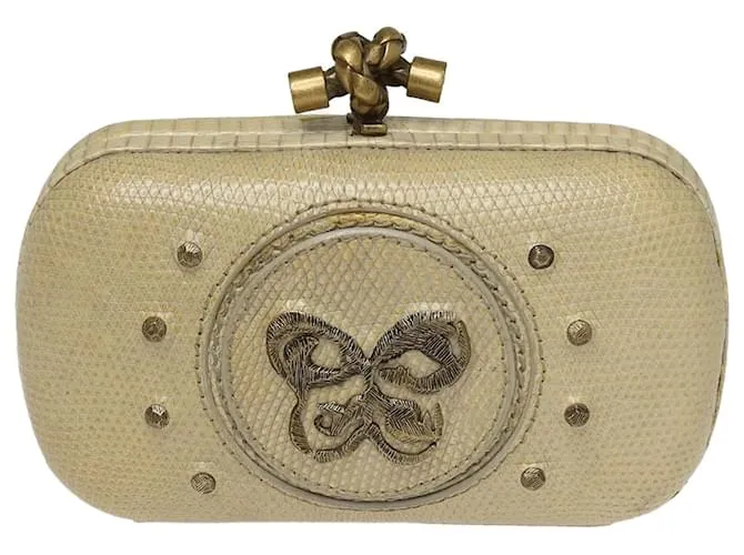 Bottega Veneta Clutch con nudo y motivo de mariposa en beige 