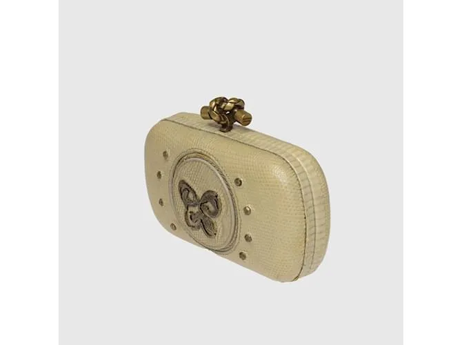 Bottega Veneta Clutch con nudo y motivo de mariposa en beige 