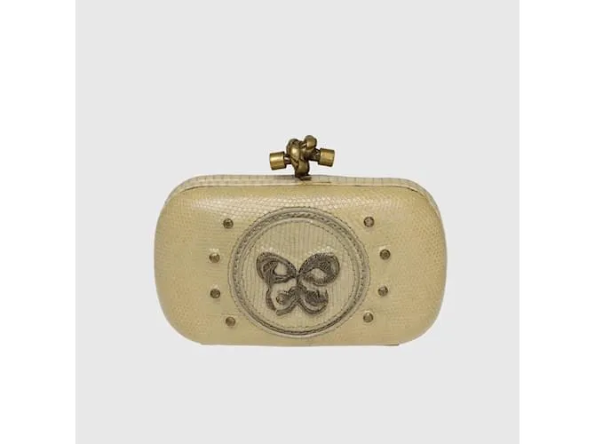 Bottega Veneta Clutch con nudo y motivo de mariposa en beige 