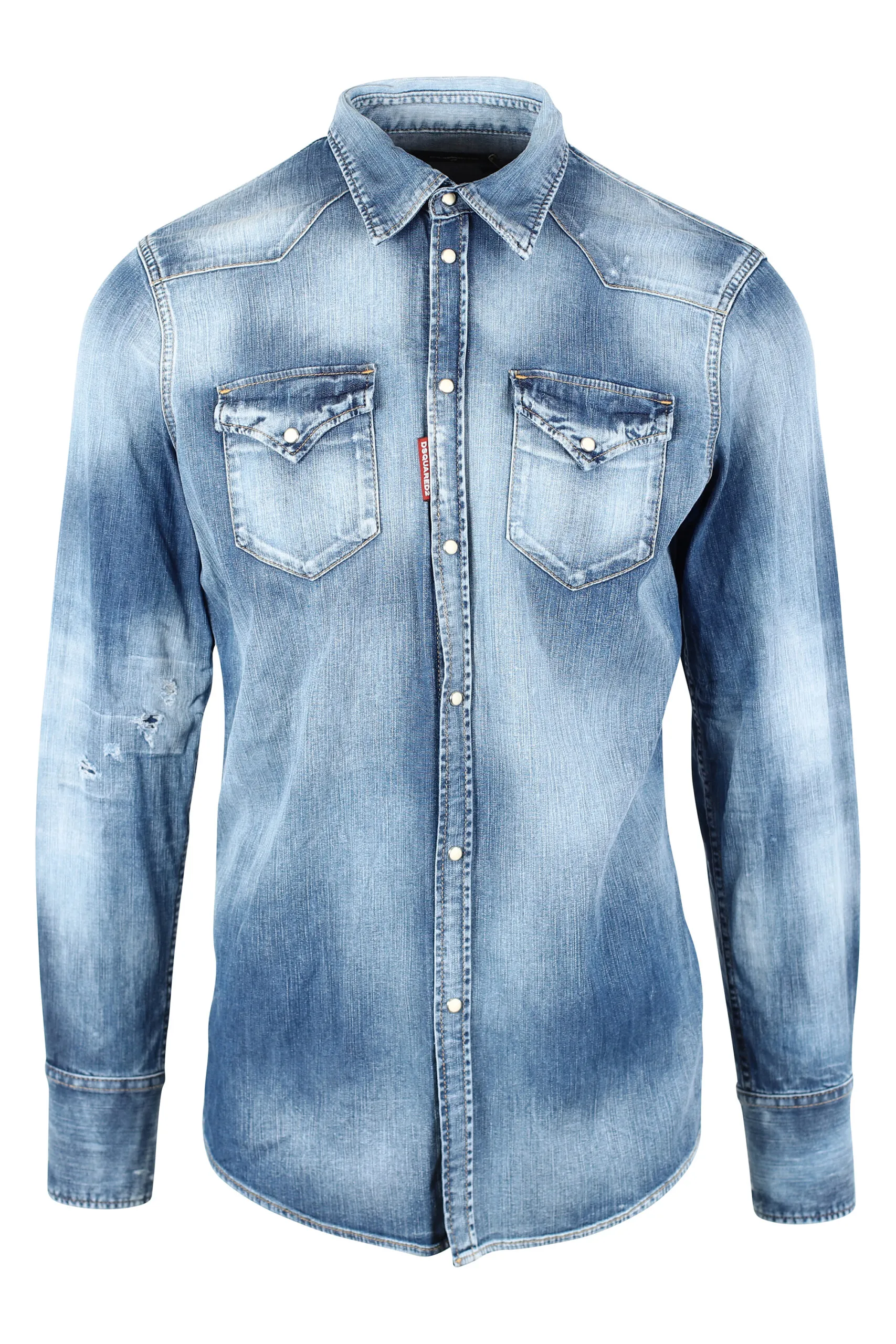 Camisa vaquera azul desgastada 