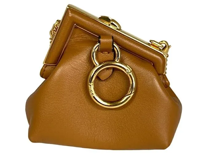 Fendi 7AS051 Primer Pouch en cuero marrón Castaño 