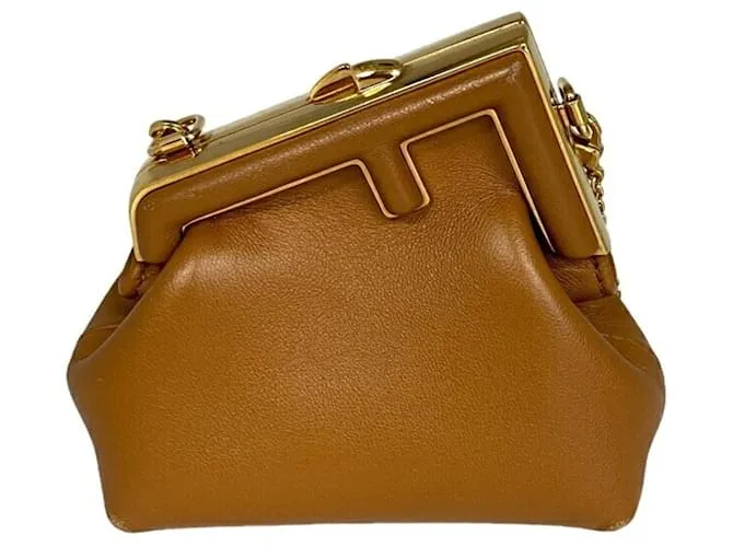 Fendi 7AS051 Primer Pouch en cuero marrón Castaño 