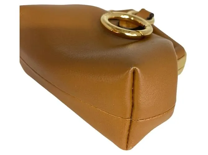 Fendi 7AS051 Primer Pouch en cuero marrón Castaño 