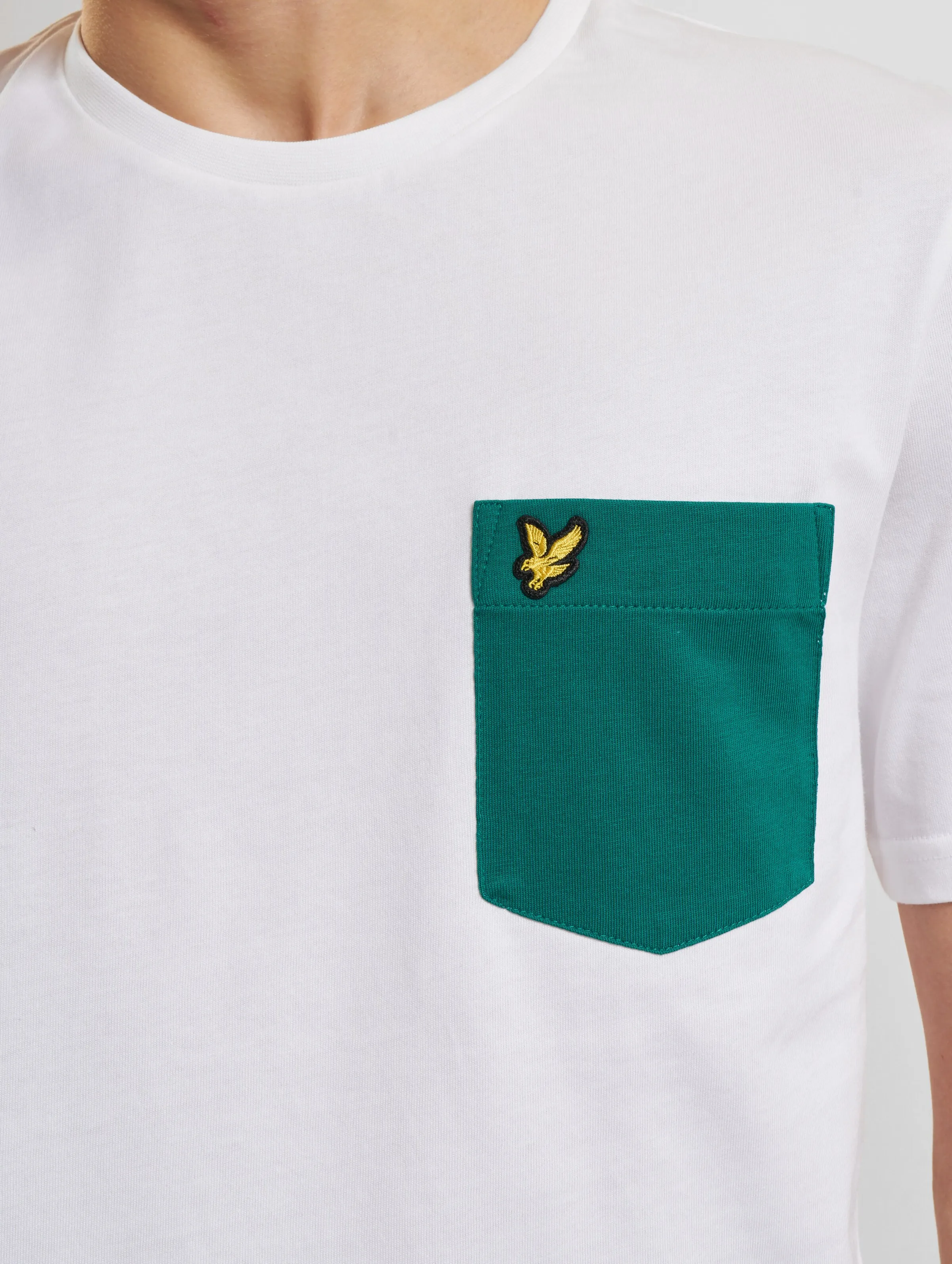 Lyle & Scott Contrast Pocket