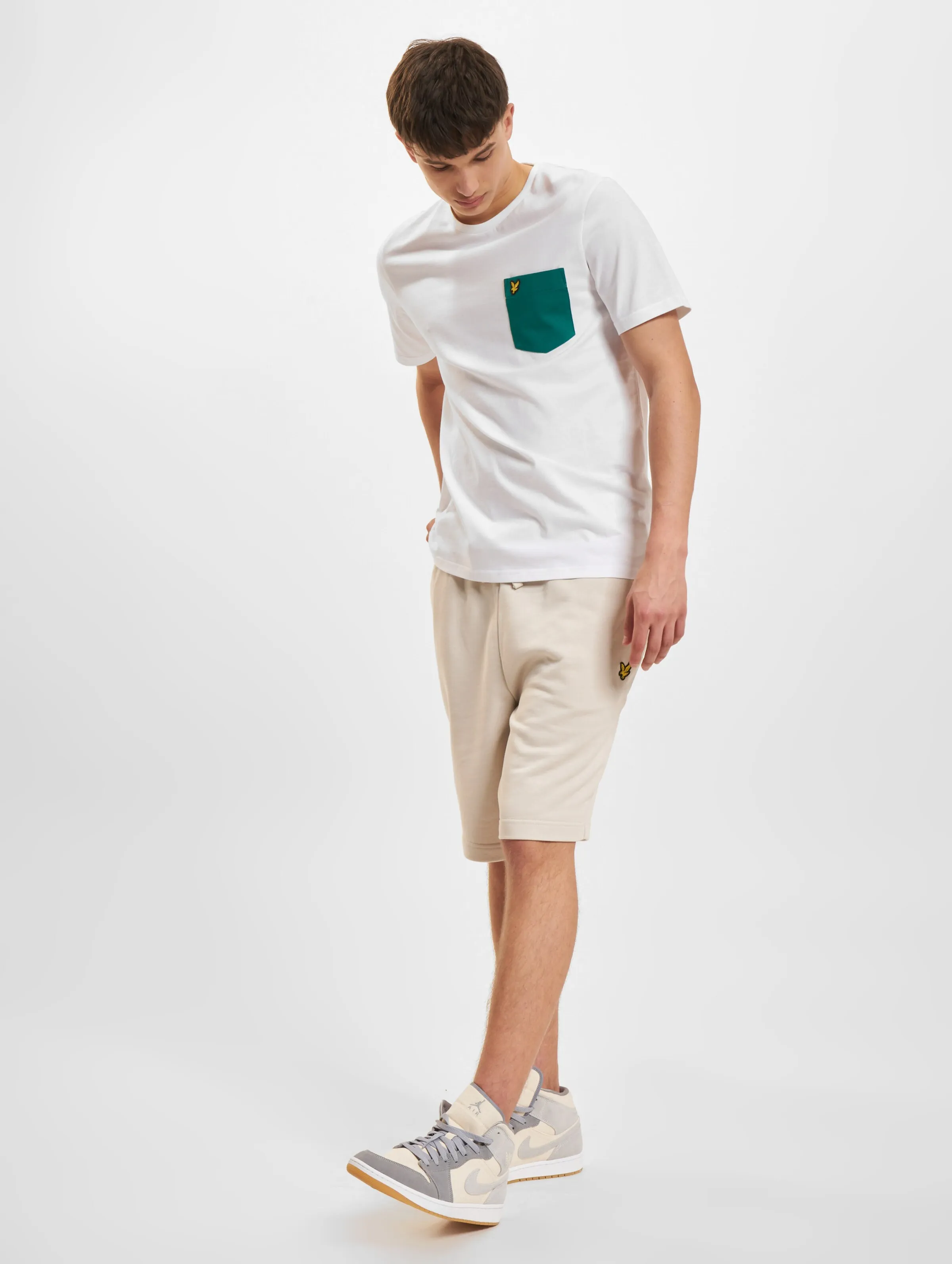 Lyle & Scott Contrast Pocket