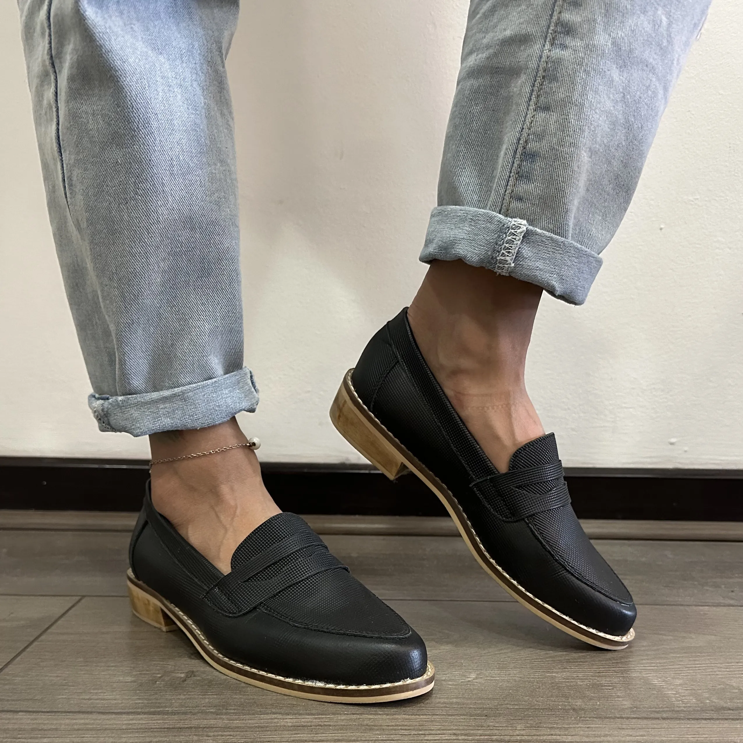 Mocasin Negro Opaco Textura