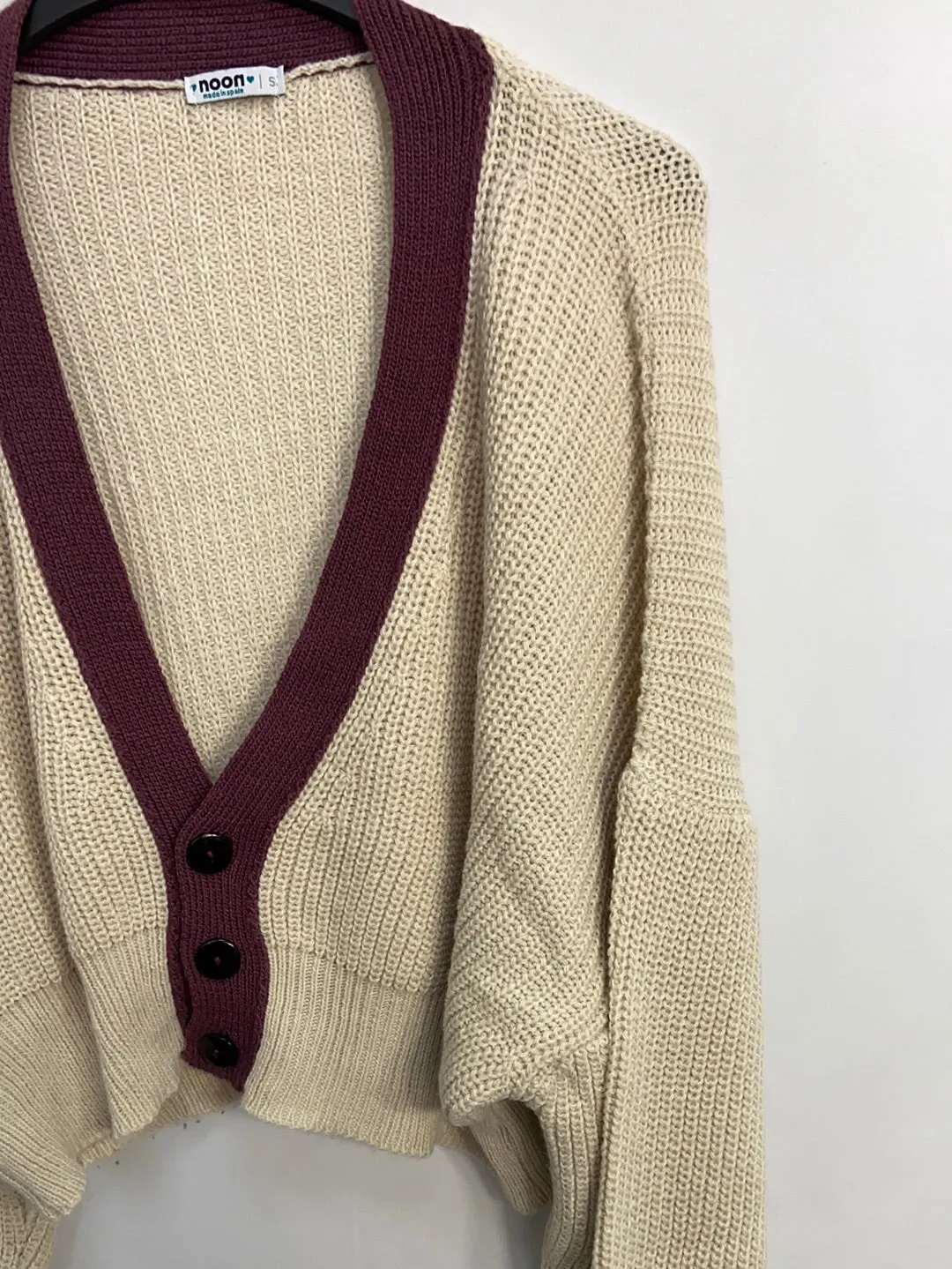 NOON.Chaqueta de punto beige y burdeos T.s