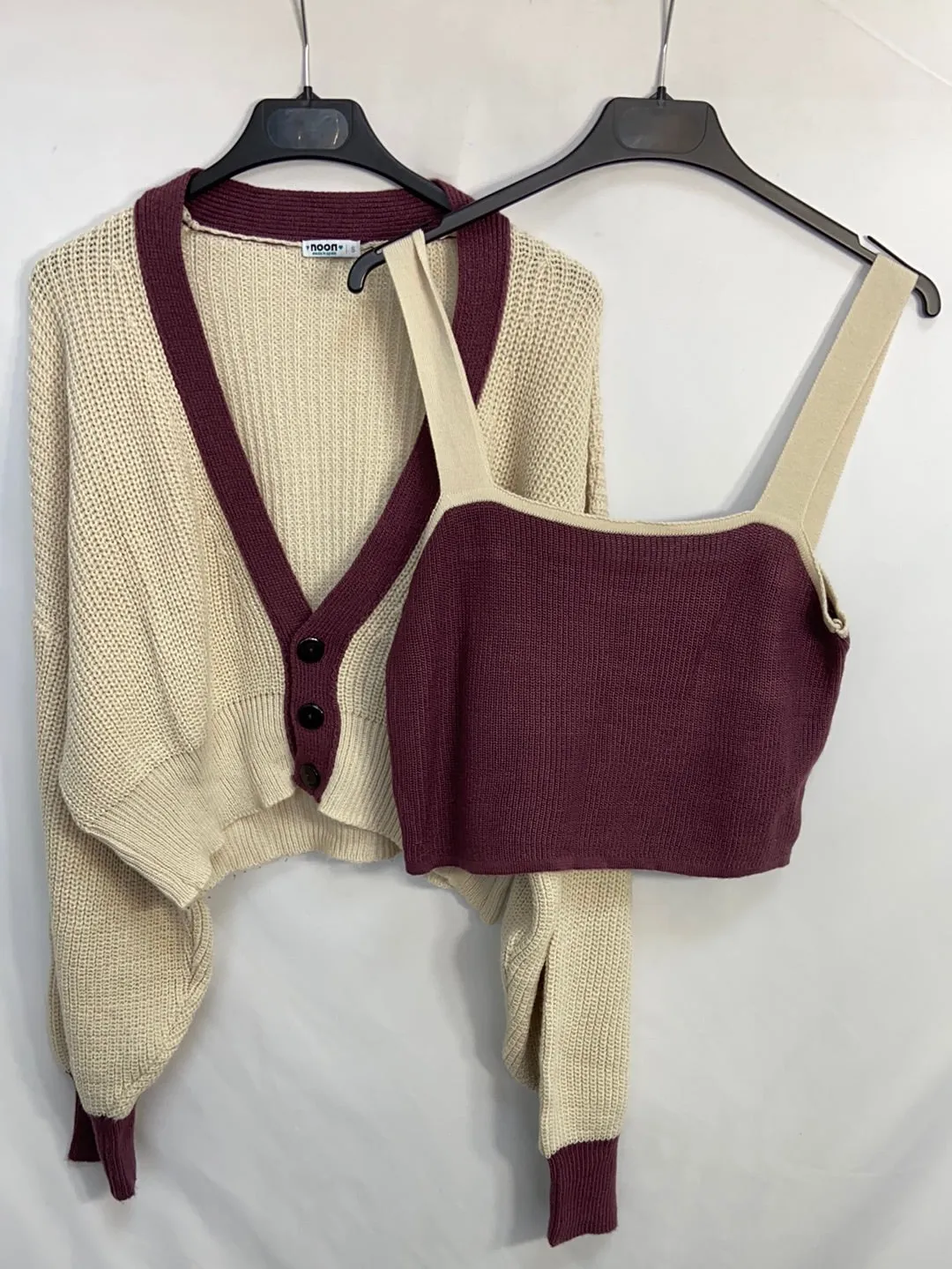 NOON.Chaqueta de punto beige y burdeos T.s