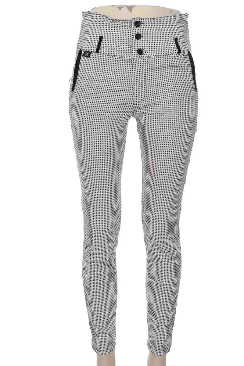 PANTALóN COLOR GRIS  GREAT LAND