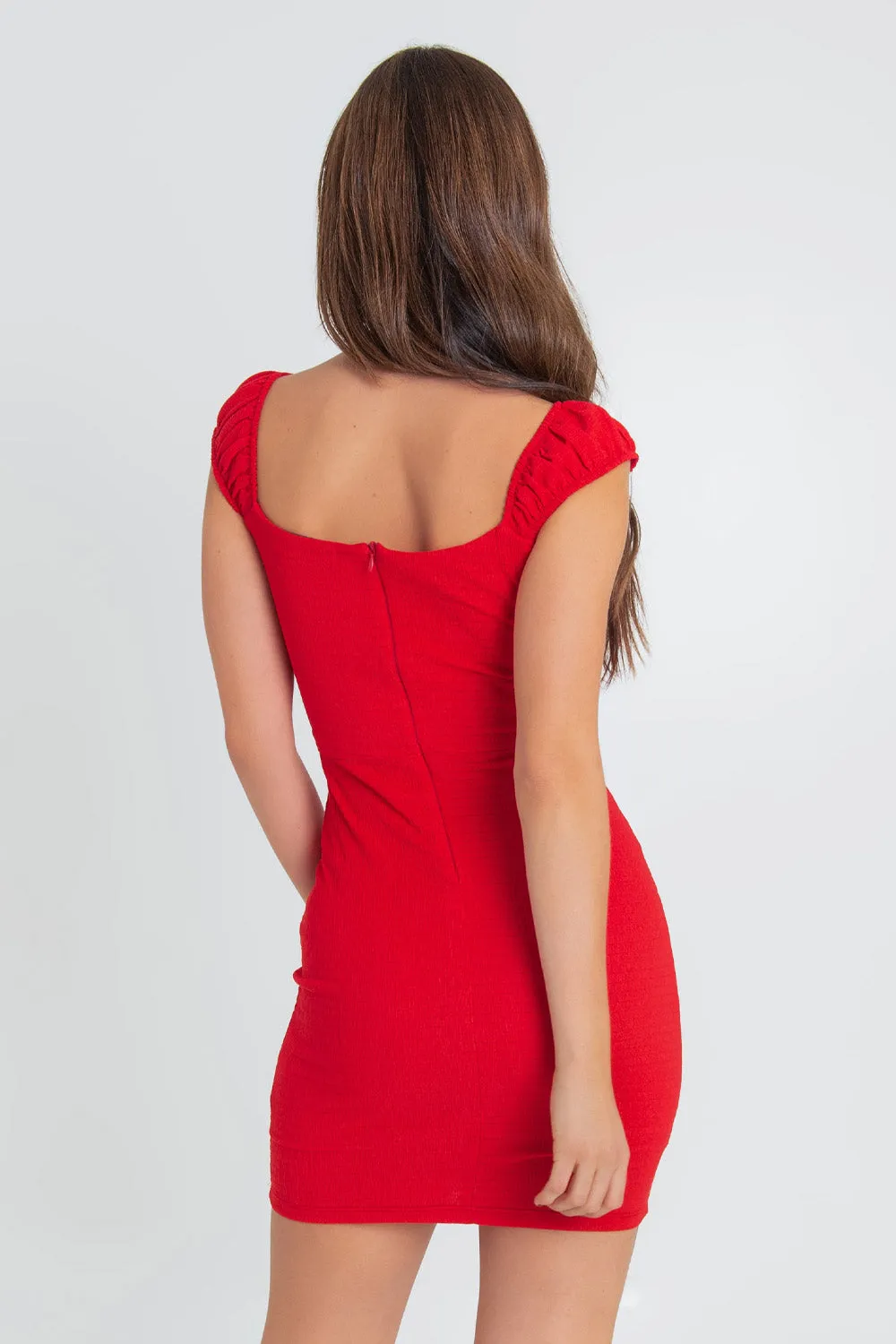 Vestido fruncido ajustado escote lazado con cut out