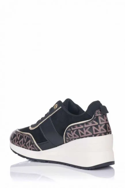 Zapatilla con cuña